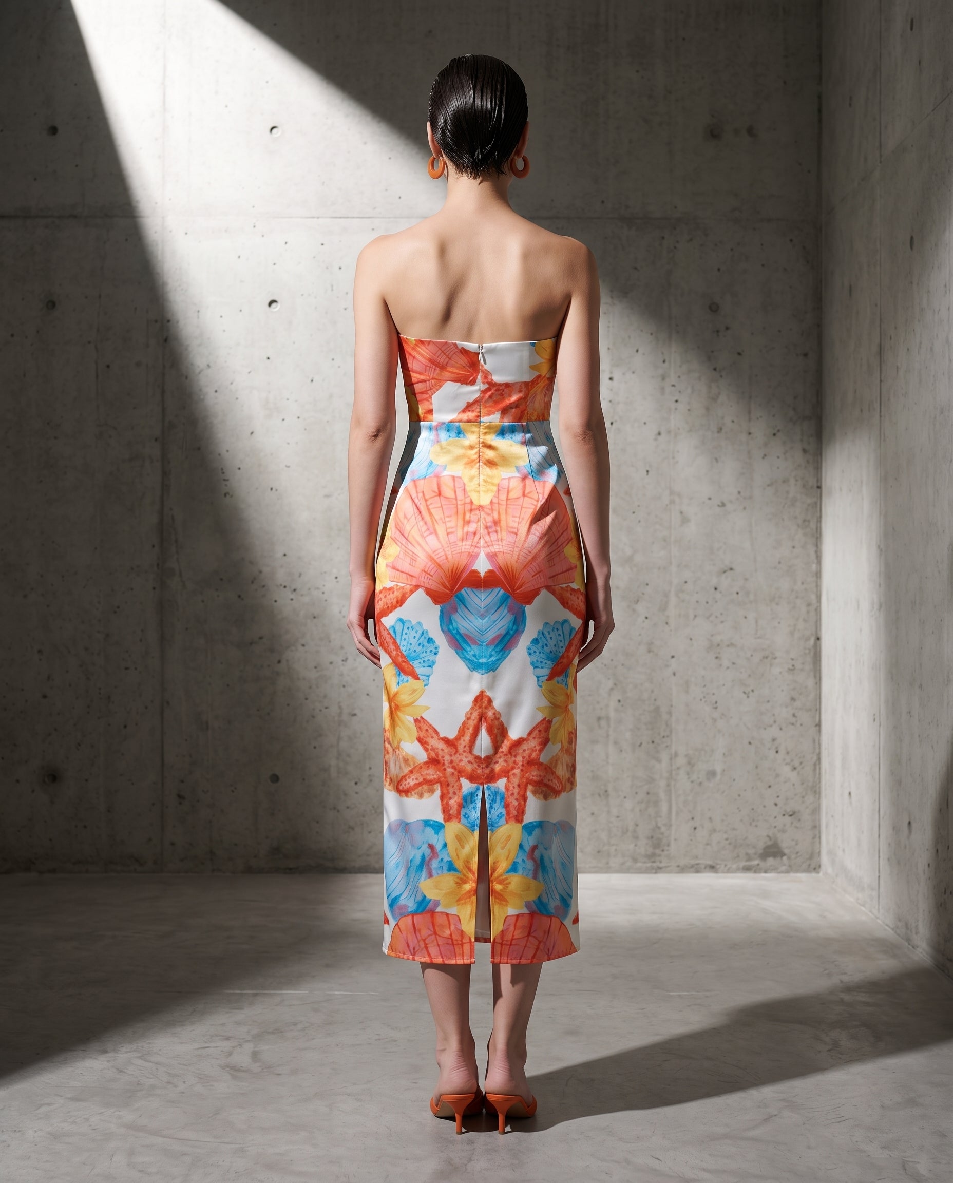 Image of Capri Shell seashell-print resort midi dress, back view — INHAUTECOUTURE